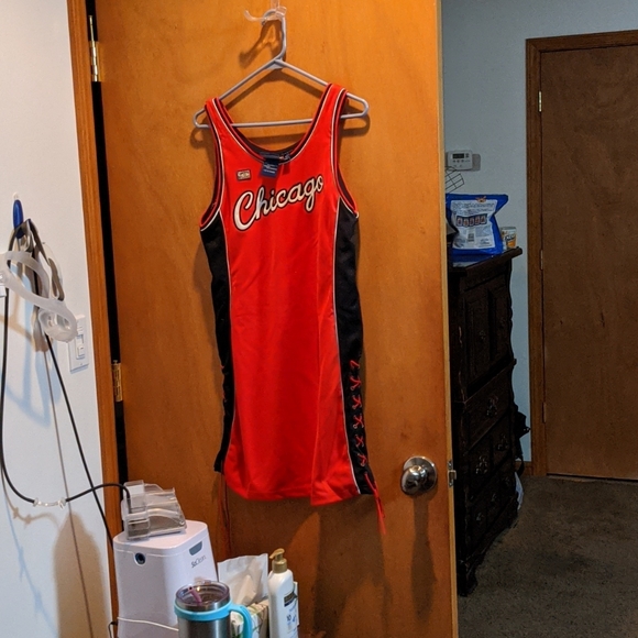 Autographed Chicago Bulls jersey (Ladies) - Picture 6 of 11